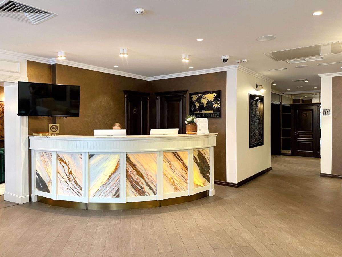 Best Western Plus Market Square Lviv Bagian luar foto