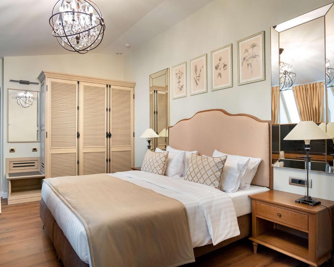 Best Western Plus Market Square Lviv Bagian luar foto