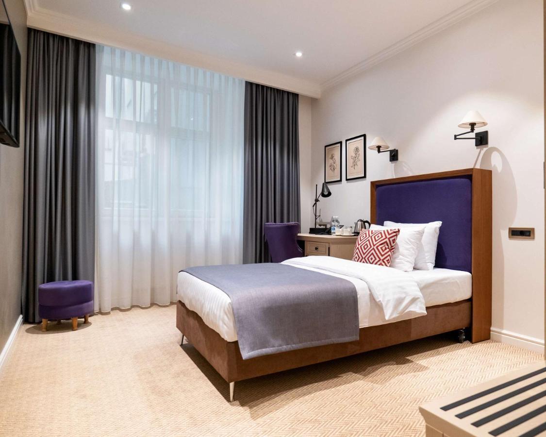 Best Western Plus Market Square Lviv Bagian luar foto