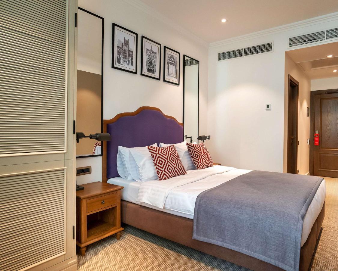 Best Western Plus Market Square Lviv Bagian luar foto
