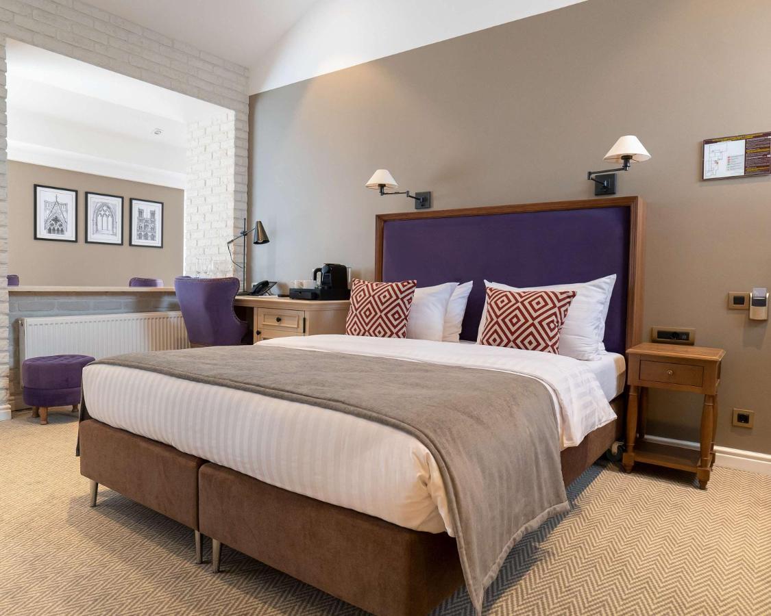 Best Western Plus Market Square Lviv Bagian luar foto