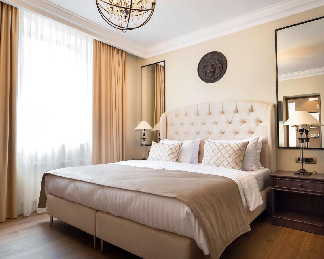 Best Western Plus Market Square Lviv Bagian luar foto