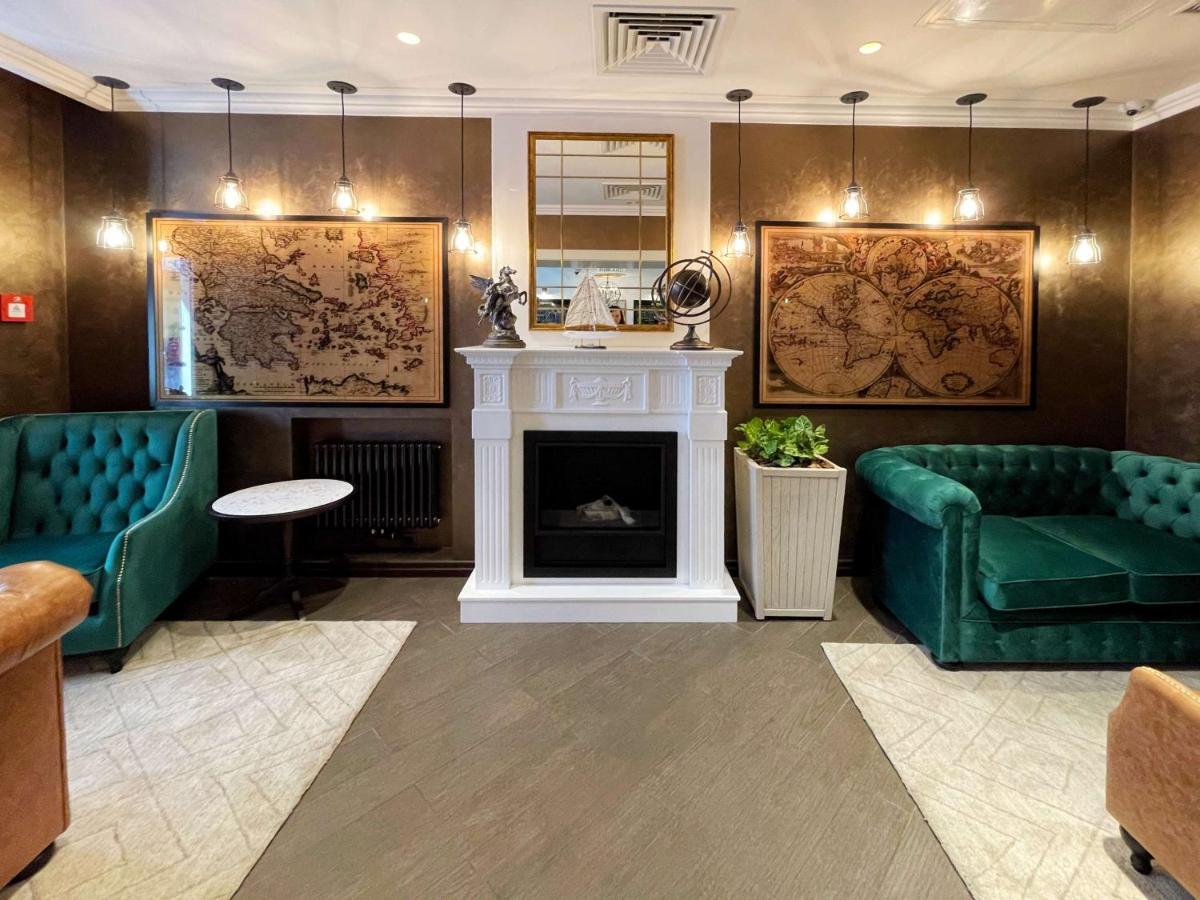 Best Western Plus Market Square Lviv Bagian luar foto