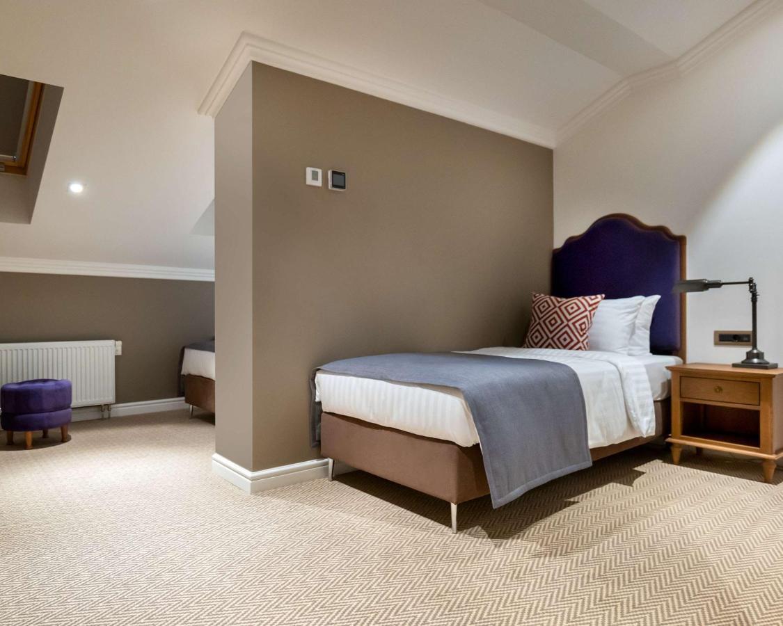 Best Western Plus Market Square Lviv Bagian luar foto