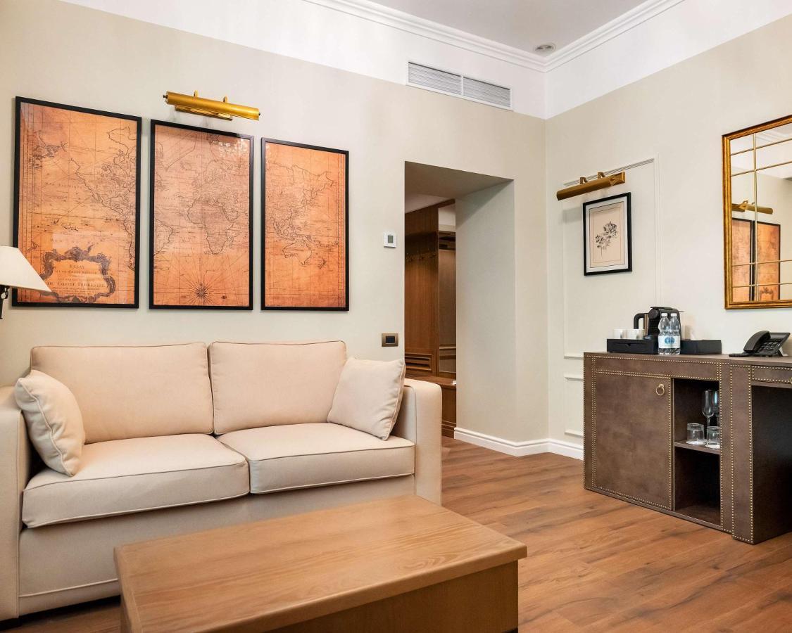 Best Western Plus Market Square Lviv Bagian luar foto