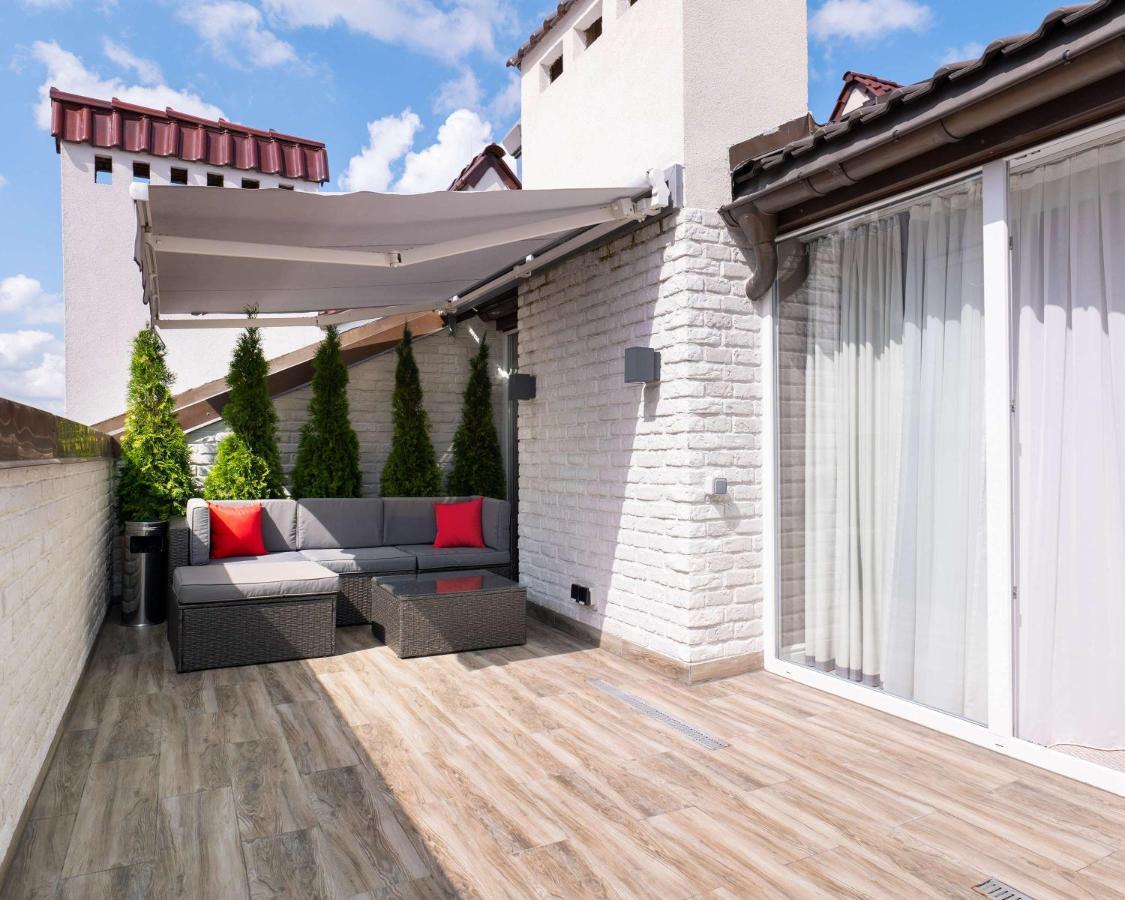 Best Western Plus Market Square Lviv Bagian luar foto