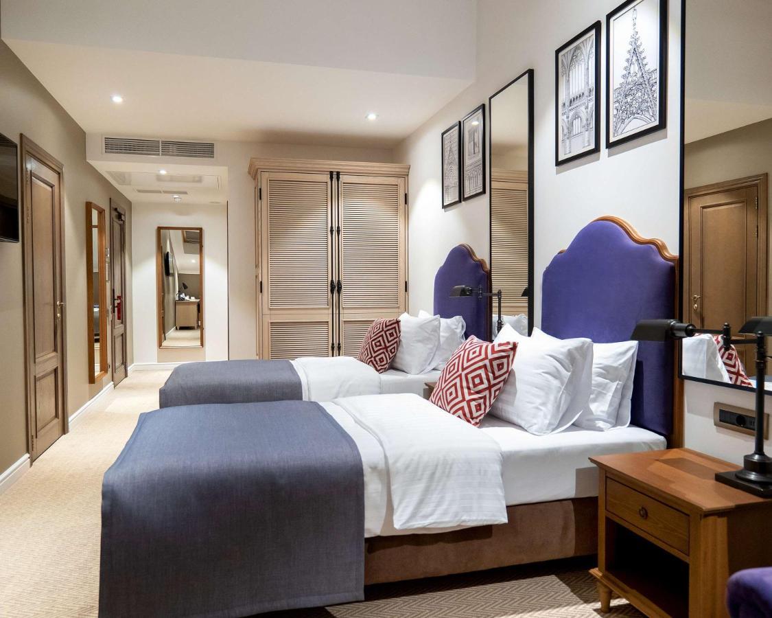 Best Western Plus Market Square Lviv Bagian luar foto