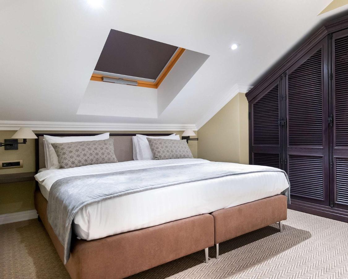 Best Western Plus Market Square Lviv Bagian luar foto