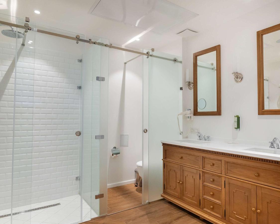 Best Western Plus Market Square Lviv Bagian luar foto